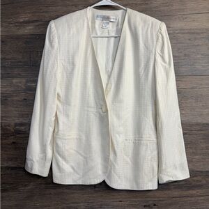 Preswick & Moore Ivory Textured Blazer